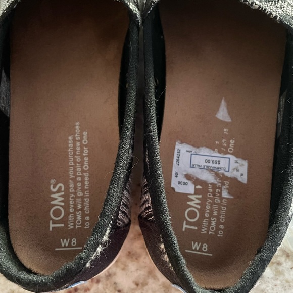 Almost new Toms size 8 - Picture 5 of 6